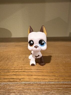 Littlest Pet Shop White & Brown Puppy with Heterochrome Eyes
